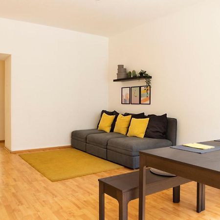 Cosy 2 Bedroom Apartment For 8 In Berlin Neukolln Dış mekan fotoğraf